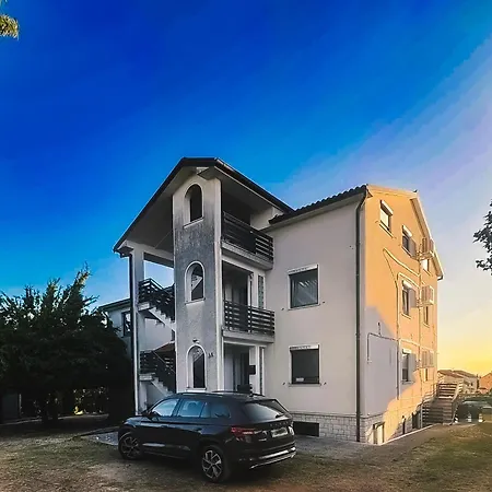 Homar Апартаменти